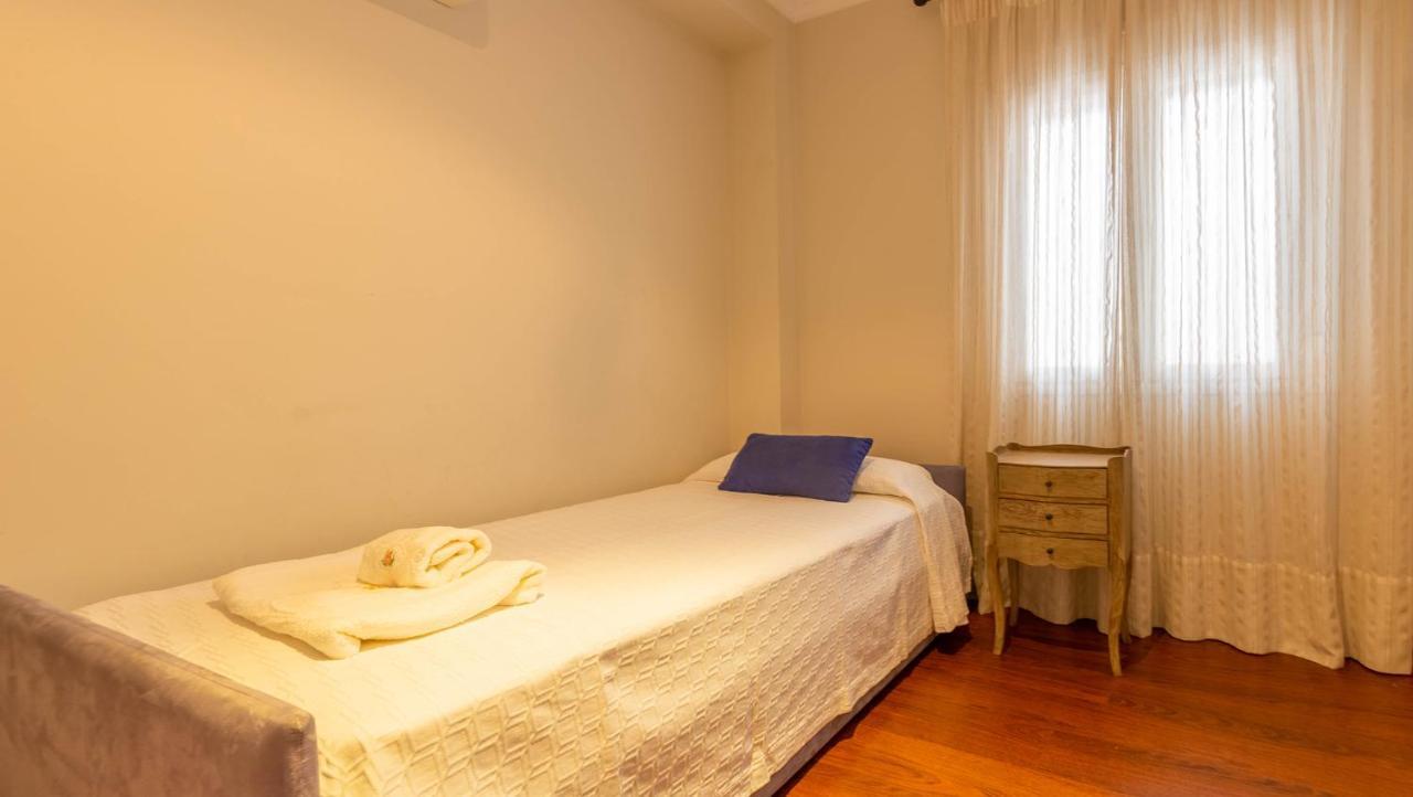 Apartamento Arenal - 3 Habitaciones Seville Exterior photo